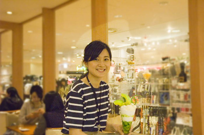 パフェとチーズ風車 THE OUTLETS HIROSHIMA(ホールスタッフ)