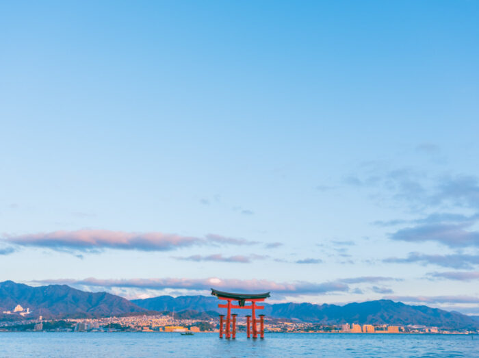 宮島水中花火大会 宮島鳥居使用画像